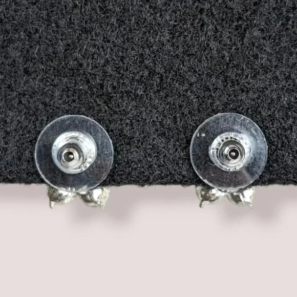 (2/$20) Vintage Avon Blue Flower Stud Earrings - Picture 4 of 6